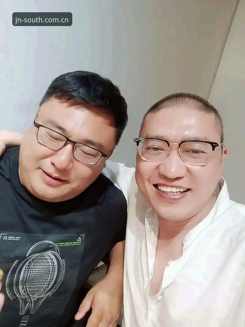 最近跟几个圈内的老哥聊天，聊到江南登录入口JN官方主页这版更新，大家普遍反馈就是一个字：顺。但说实在的，我翻了翻后台数据，发现还有一多半的人卡在“找入口”这个环节，愣是把一条直路走出了迷宫的效果。今天不整虚的，就把那些老玩家才懂的细节掰碎了讲，顺便把几个高频疑问一次性答清楚。